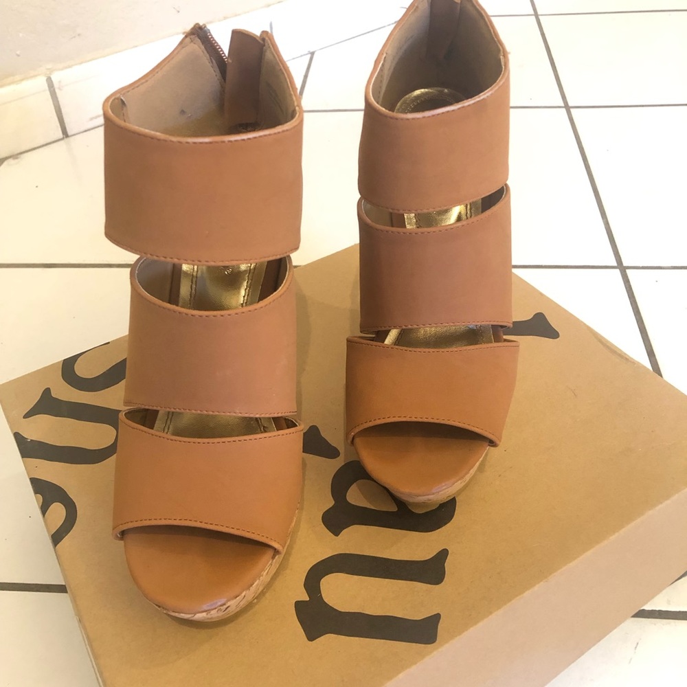 Beautiful Camel Wedges